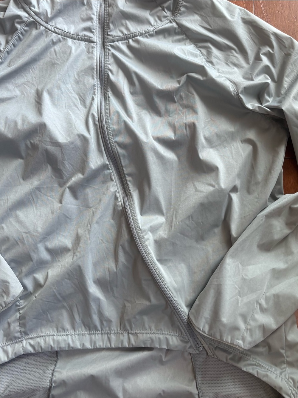 Nike Women's Runway Shield Running Jacket Medium Gray - Picture 2 of 10